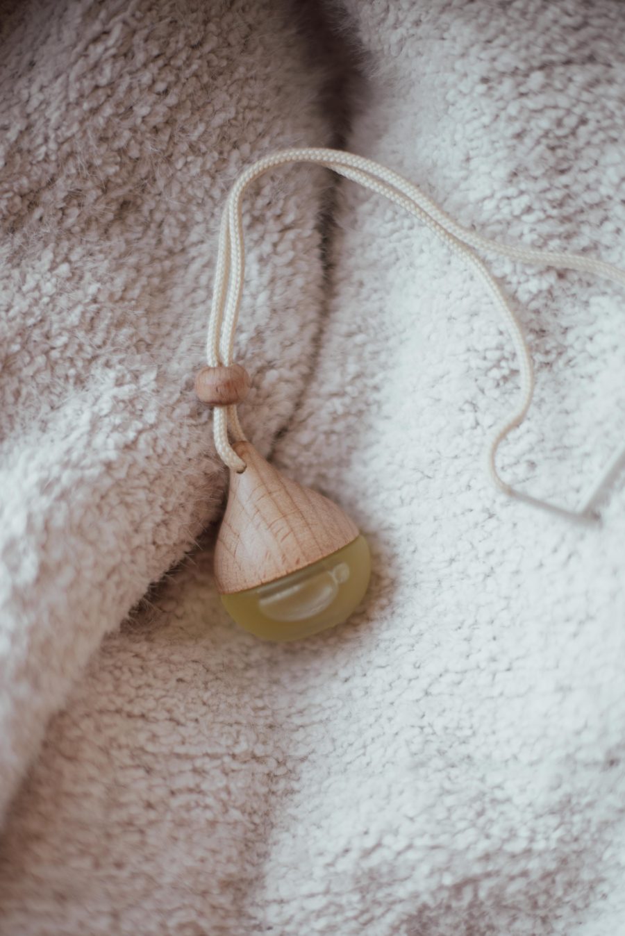 Aura- essential oil car diffuser